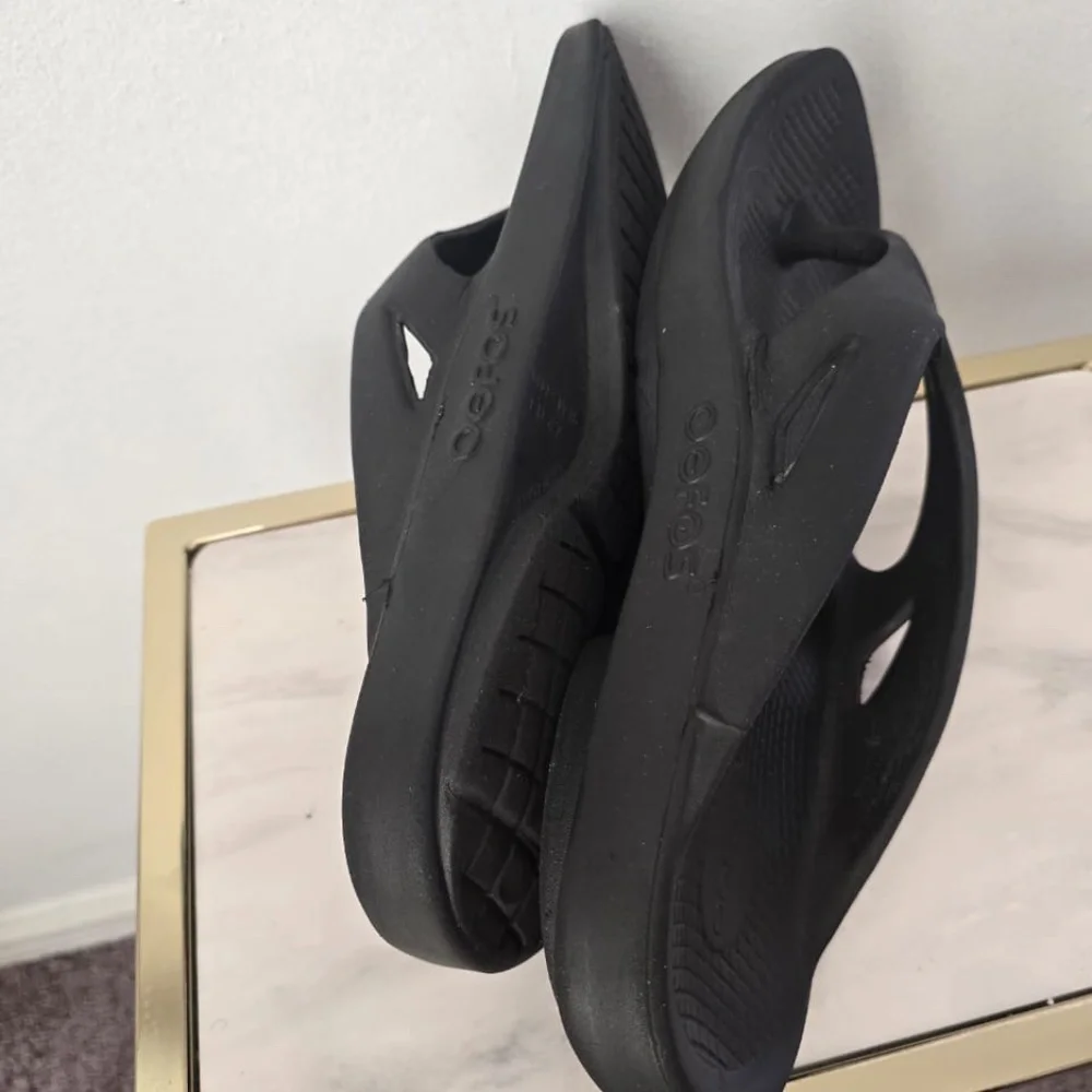 Oofos Ooriginal Men 14 Black Thong Flip Flop Recovery Sport Slip-On Shoe